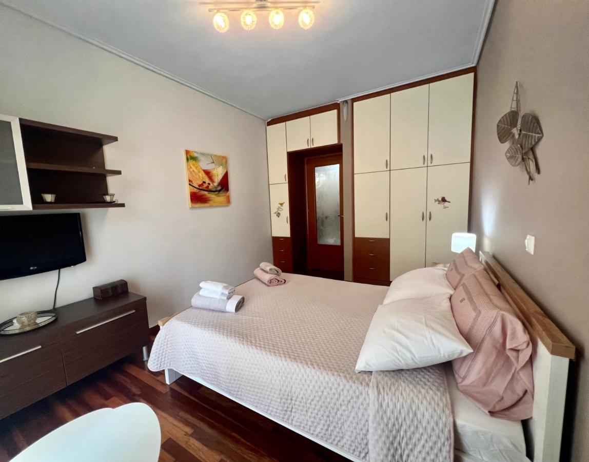 Ferienwohnung Elegant Downtown Retreat Kalamata Exterior foto