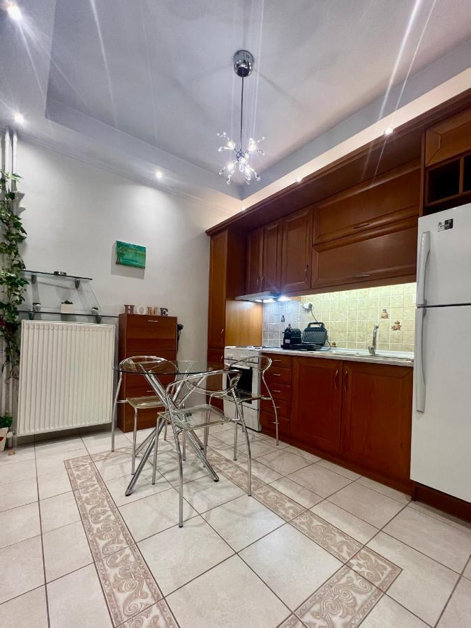 Ferienwohnung Elegant Downtown Retreat Kalamata Exterior foto